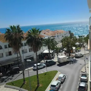 nerja-gaviota-holidays-piscina-y-playa.1costadelsol.com/